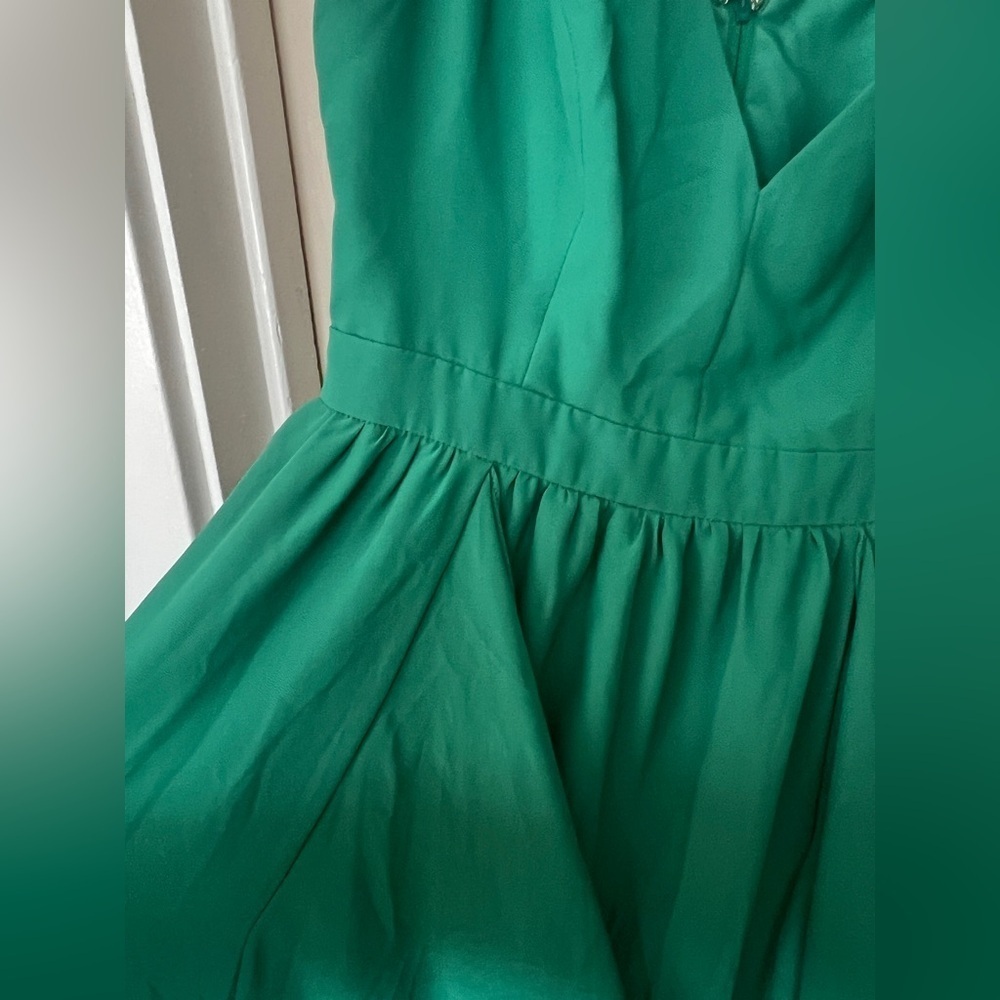 Formal dress - Picture 3 of 4